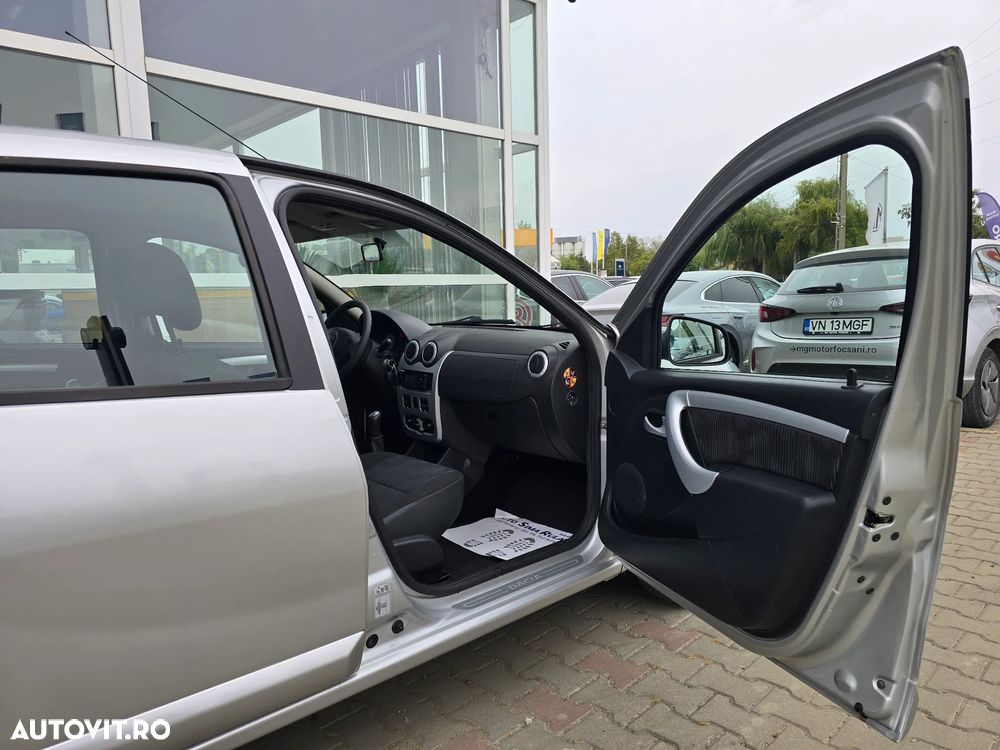 Dacia Sandero 1.2 16V 75 Laureate - 9