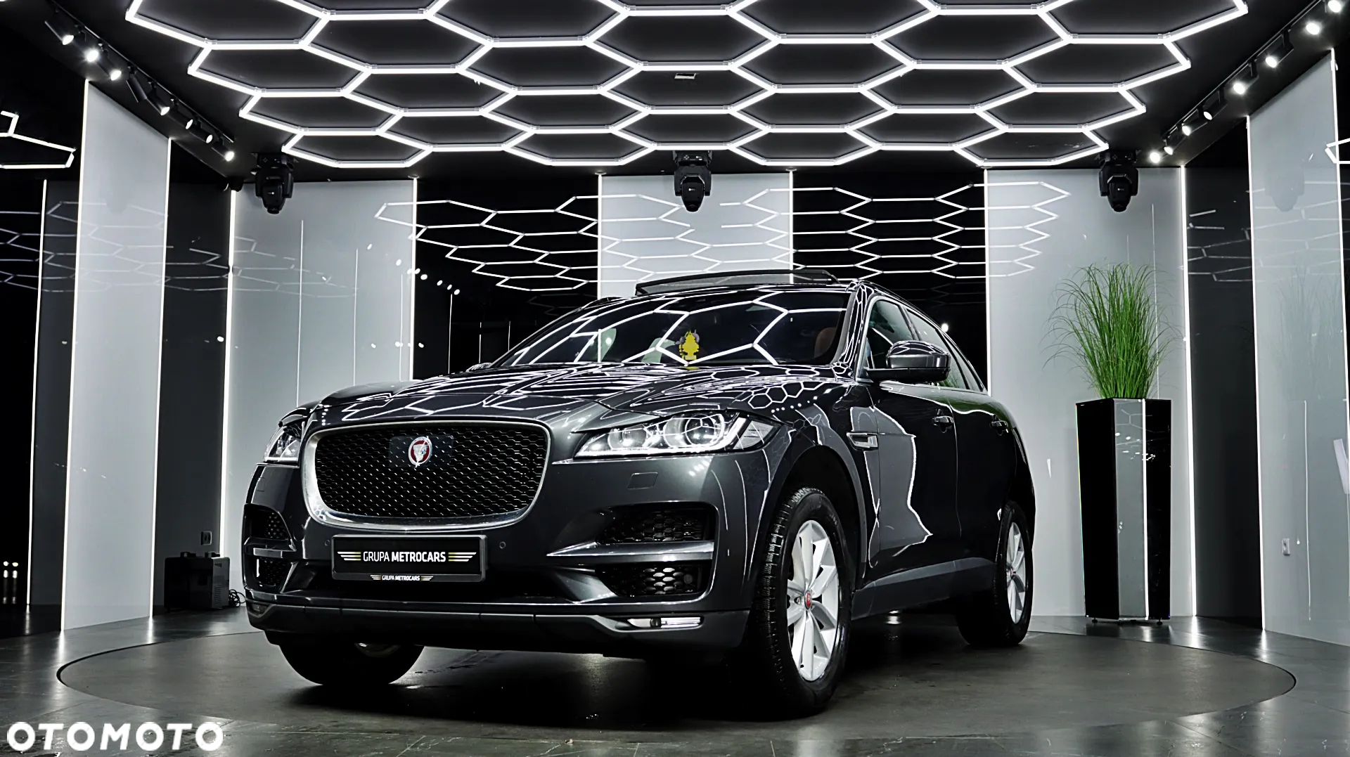 Jaguar F-Pace 2.0 i4D AWD Prestige - 2