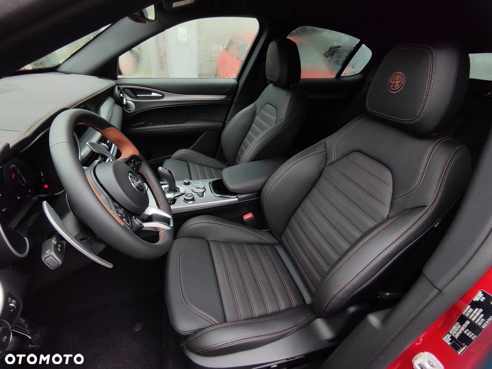 Alfa Romeo Stelvio 2.0 Turbo Intensa Q4 - 14