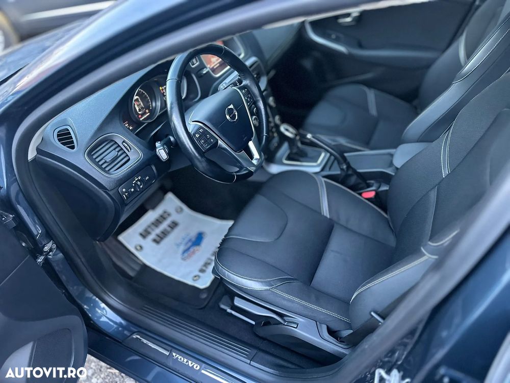 Volvo V40 D3 Geartronic Kinetic - 9