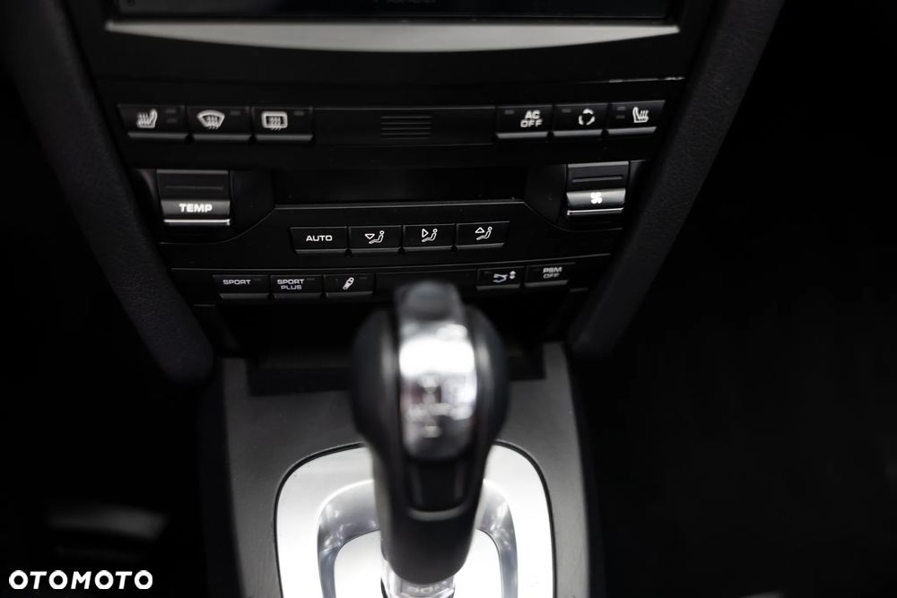 Porsche 911 Carrera S PDK - 19