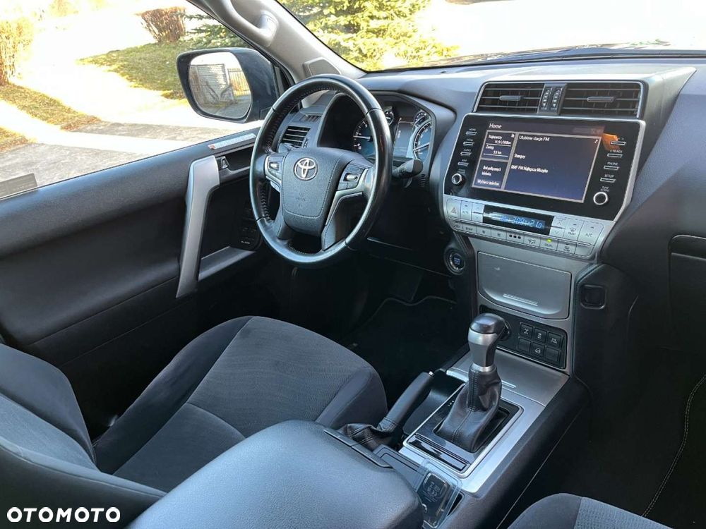 Toyota Land Cruiser - 7