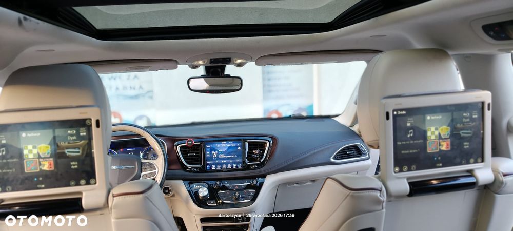 Chrysler Pacifica - 24