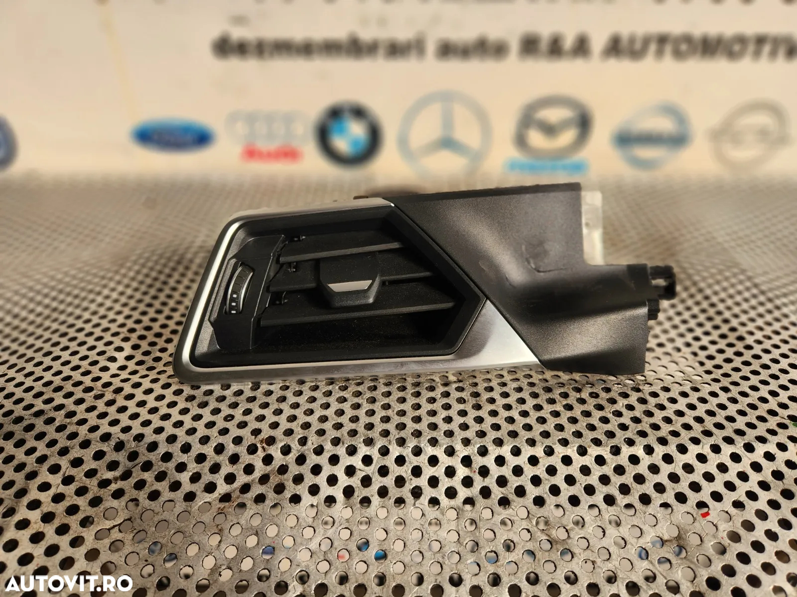 Grila Aerisire Ventilatie Bord Stanga Bmw G20 G21 G22 G42 Volan Stanga Dezmembrez Bmw G42 M2 240I M - 2