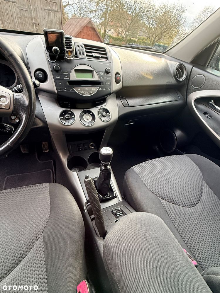 Toyota RAV4 2.2 D-4D Prestige - 11