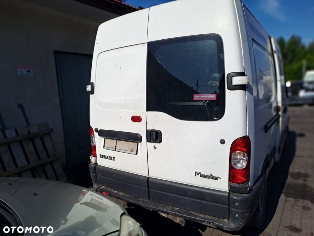 Renault Master II FL (03-10r.) 2.5D 114KM. Silnik G9U (754) - C150525 Skrzynia PK6 (080) - C033236 lakier O389 – Ice White BC.Cały na części.GWARANCJA !!! Przód Tył Zestaw Komplet Drzwi Klapa Zderzak Błotnik Maska Grill Atrapa Szyba Pas Lampa Lusterko Boczki Fotel Kanapa Kokpit Deska Rozdzielcza Przełącznik Włącznik Sterownik Przewody Wiązka Instalacja Moduł Komputer Czujnik Listwa Pompa Alternator Wtryski Głowica Rozrusznik Kompresor Sprzęgło Dwumas Silnik Skrzynia ABS Klimatyzacji Paliwa Wspomagania Kolektor Turbina Przepustnica Zawór Chłodnica Koło Hak Belka Sanki Zawieszenie Mcpherson Półoś Amortyzator Wydech Tłumik Zacisk Most - 4