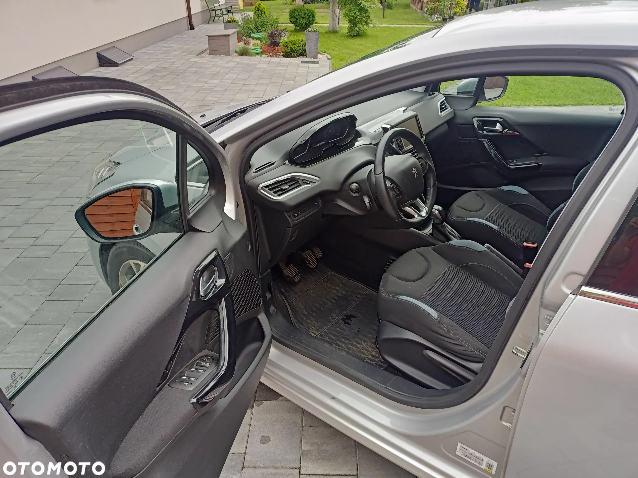 Peugeot 208 1.2 VTi Allure - 11