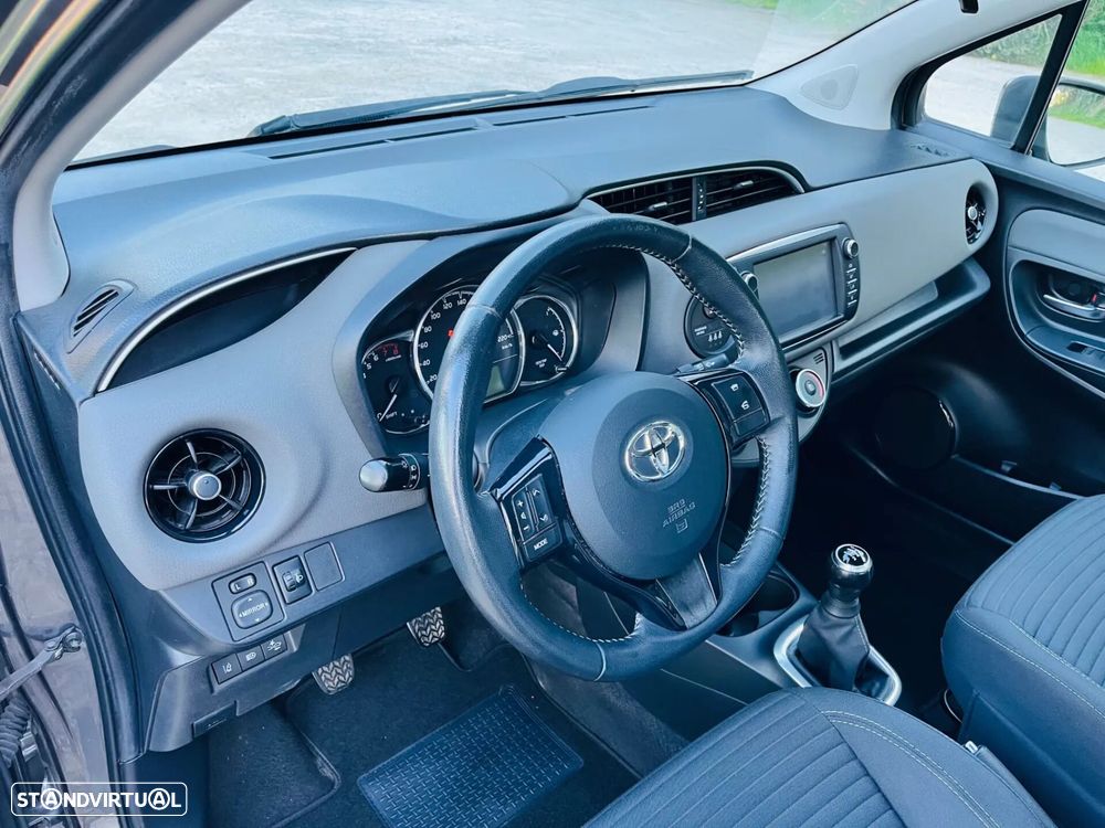 Toyota Yaris - 10