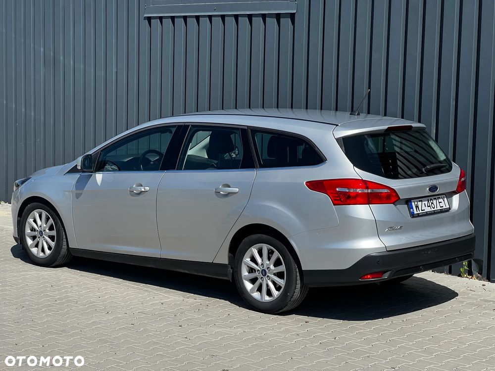 Ford Focus 1.5 TDCi Titanium PowerShift - 7