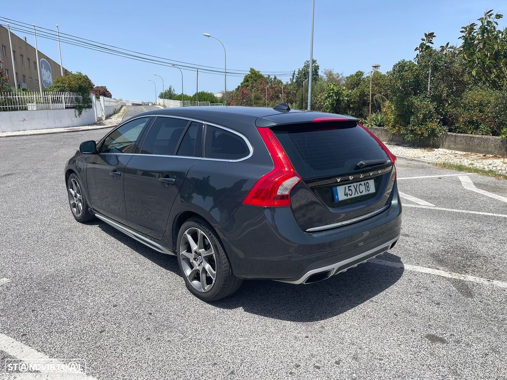 Volvo V60 D6 Plug-In-Hybrid AWD Geartronic Momentum - 4