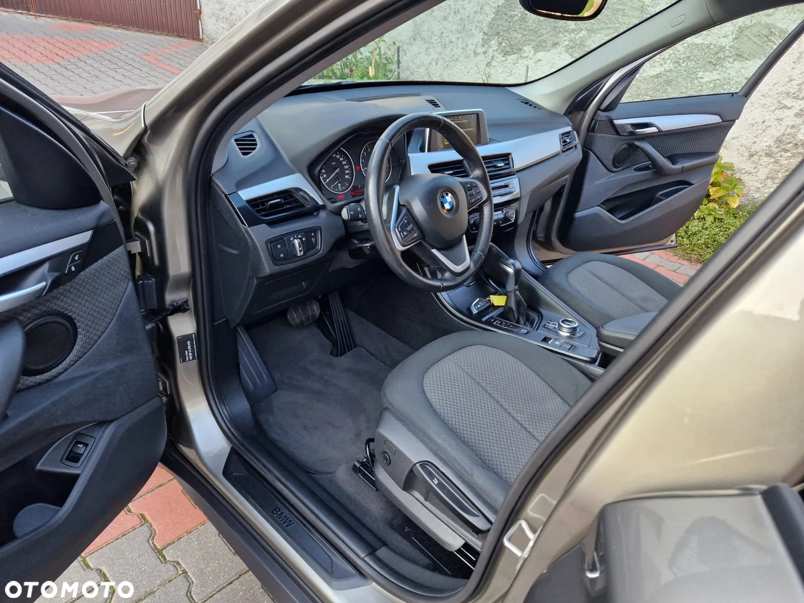 BMW X1 xDrive25i Advantage sport - 8