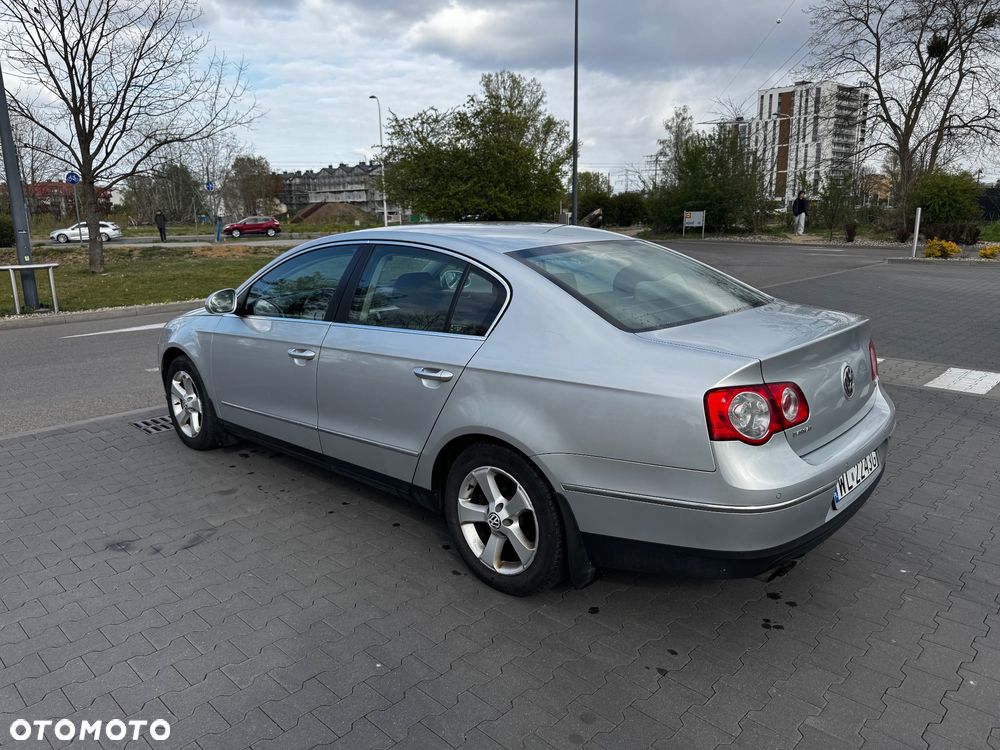 Volkswagen Passat 1.8 TSI Comfortline - 4