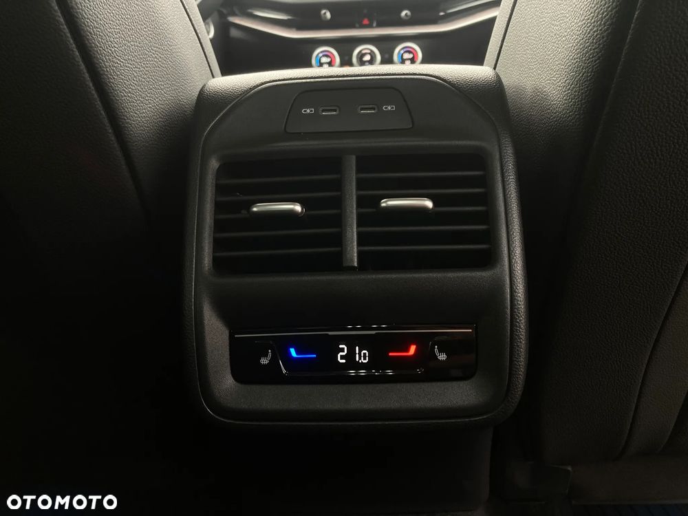 Skoda Superb 2.0 TDI SCR 4x4 L&K DSG - 8