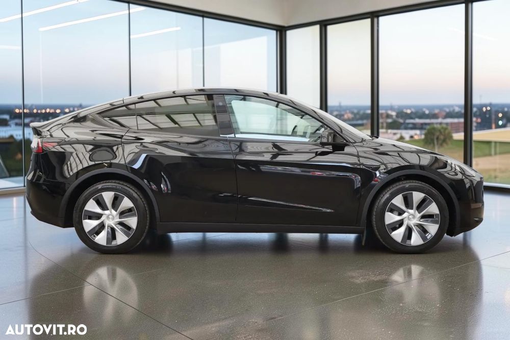 Tesla Model Y Long Range Dual Motor AWD - 5
