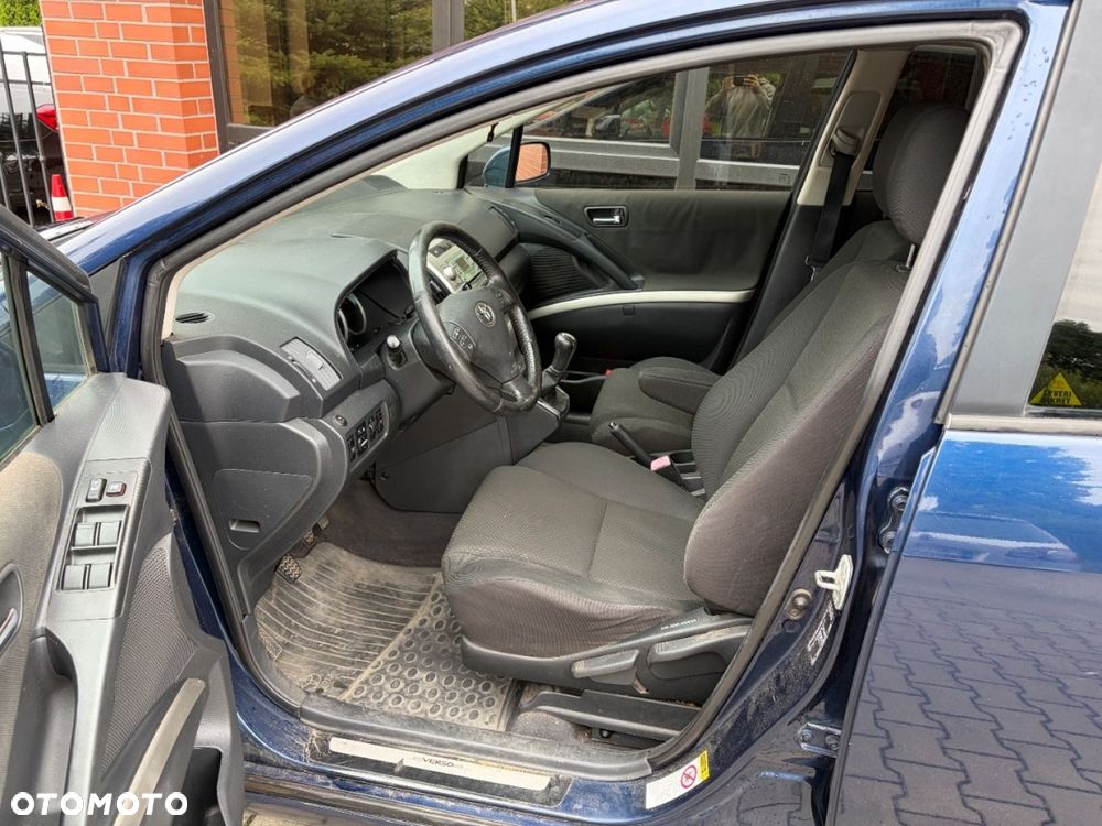 Toyota Corolla Verso 2.2 D-4D Executive - 10