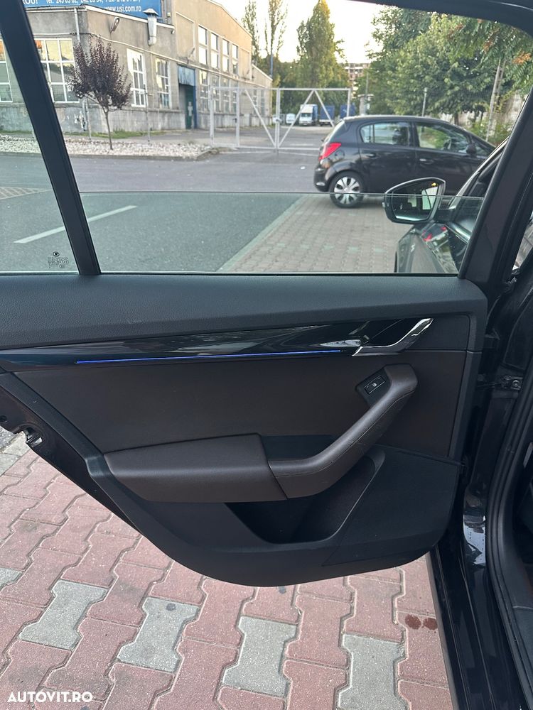 Skoda Octavia 2.0 TDI LAURIN & KLEMENT DSG - 9