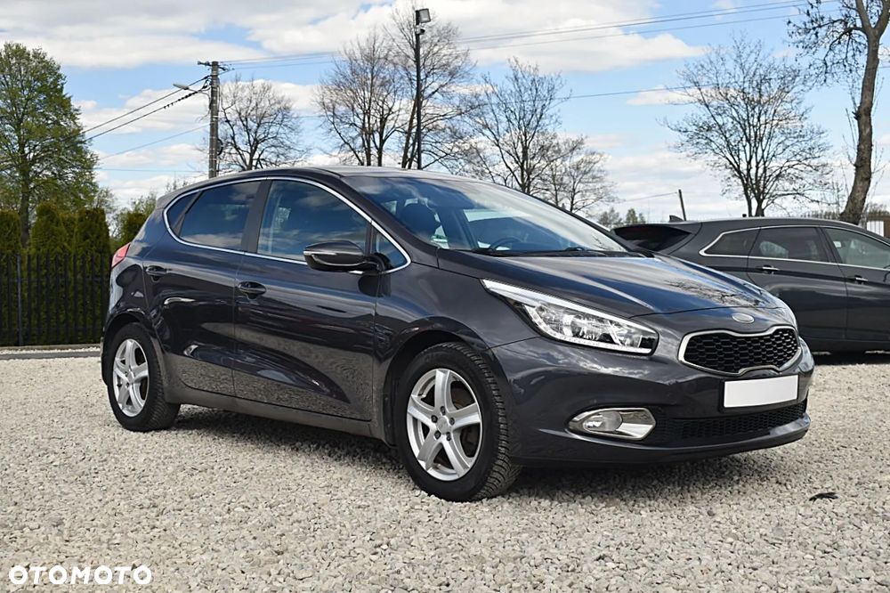 Kia Ceed 1.6 GDI Dream Team Edition - 10