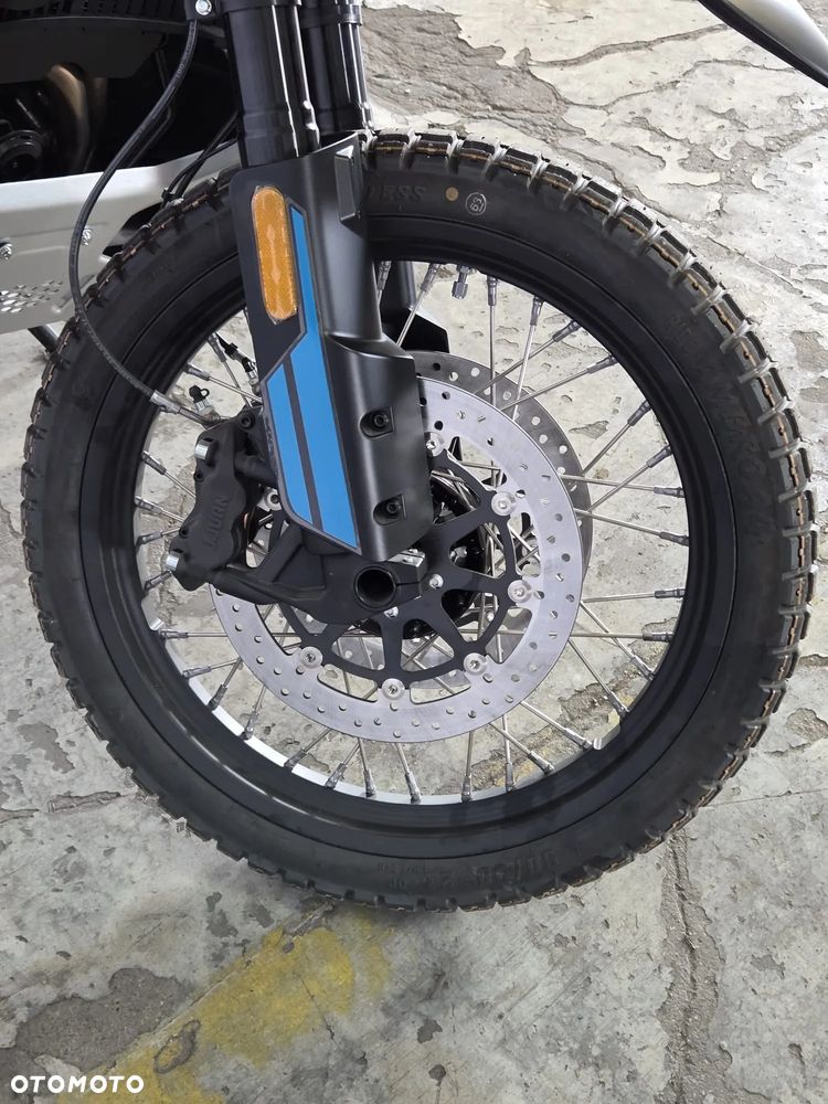 CFMoto MT-X - 8