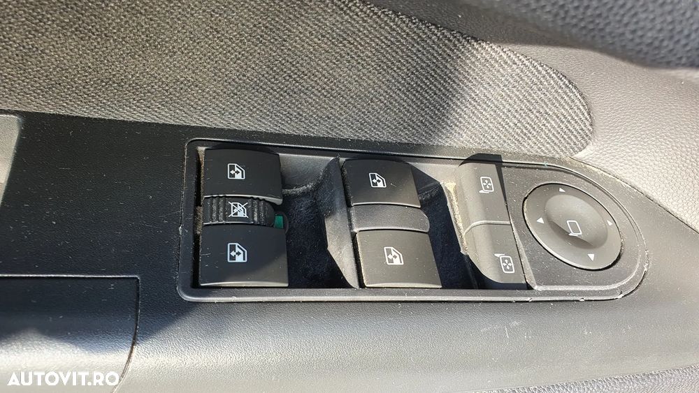 Opel Zafira 1.8 Sport - 12