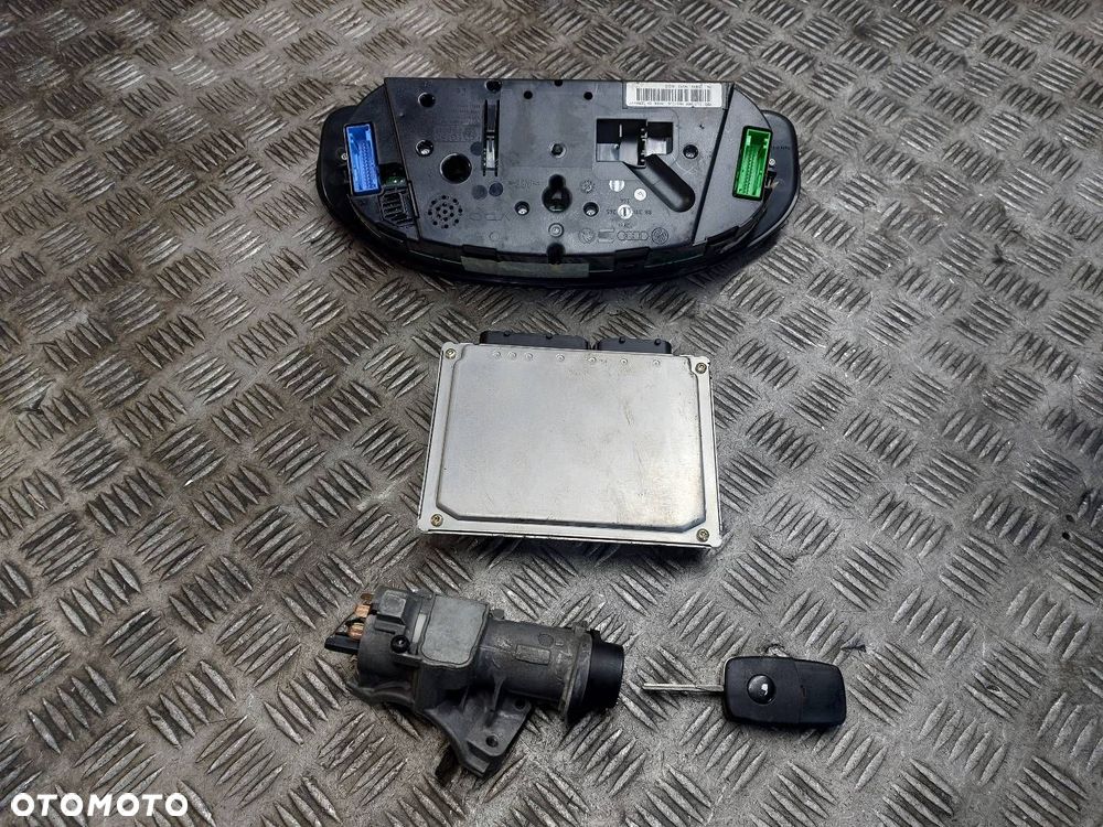 ZESTAW STARTOWY STEROWNIK PASSAT B5 1.8 20V 8D0906018R 4B0905851A 3B0920822 - 8