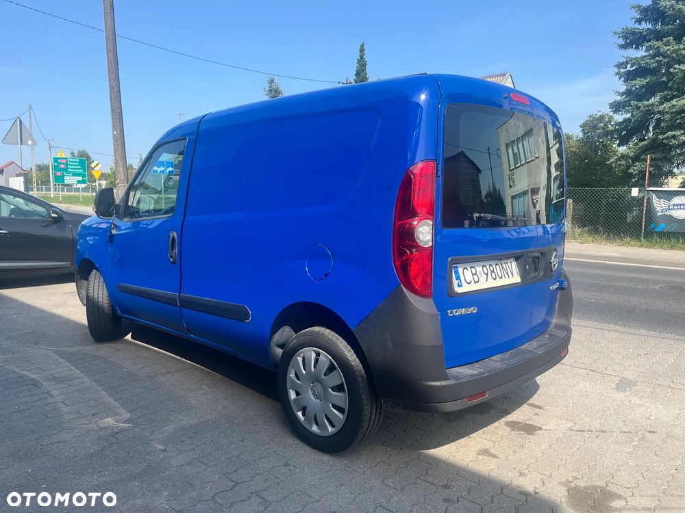 Opel COMBO - 8