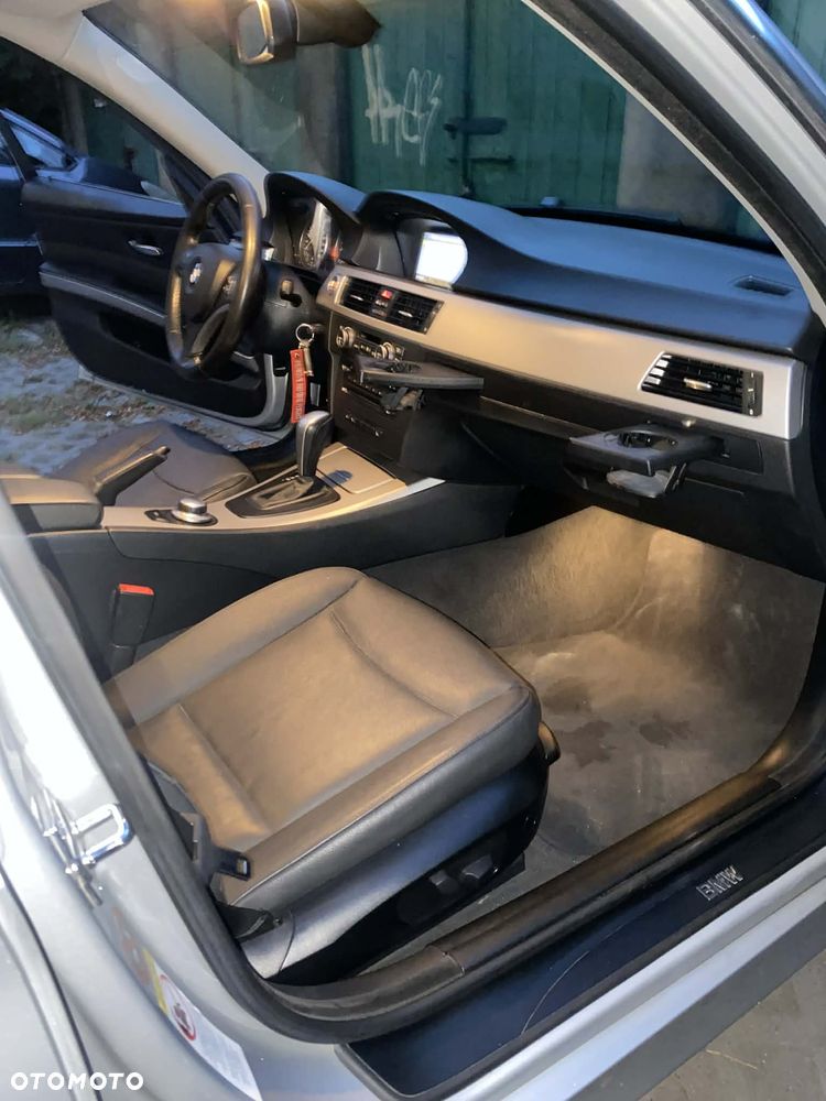 BMW Seria 3 325i - 9