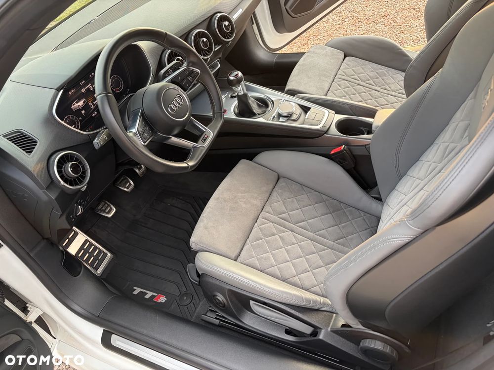 Audi TT S Coupé - 8