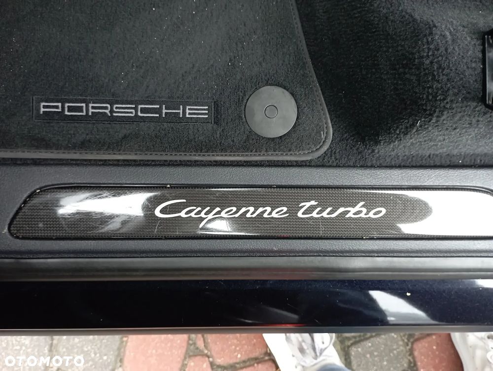 Porsche Cayenne Turbo - 28