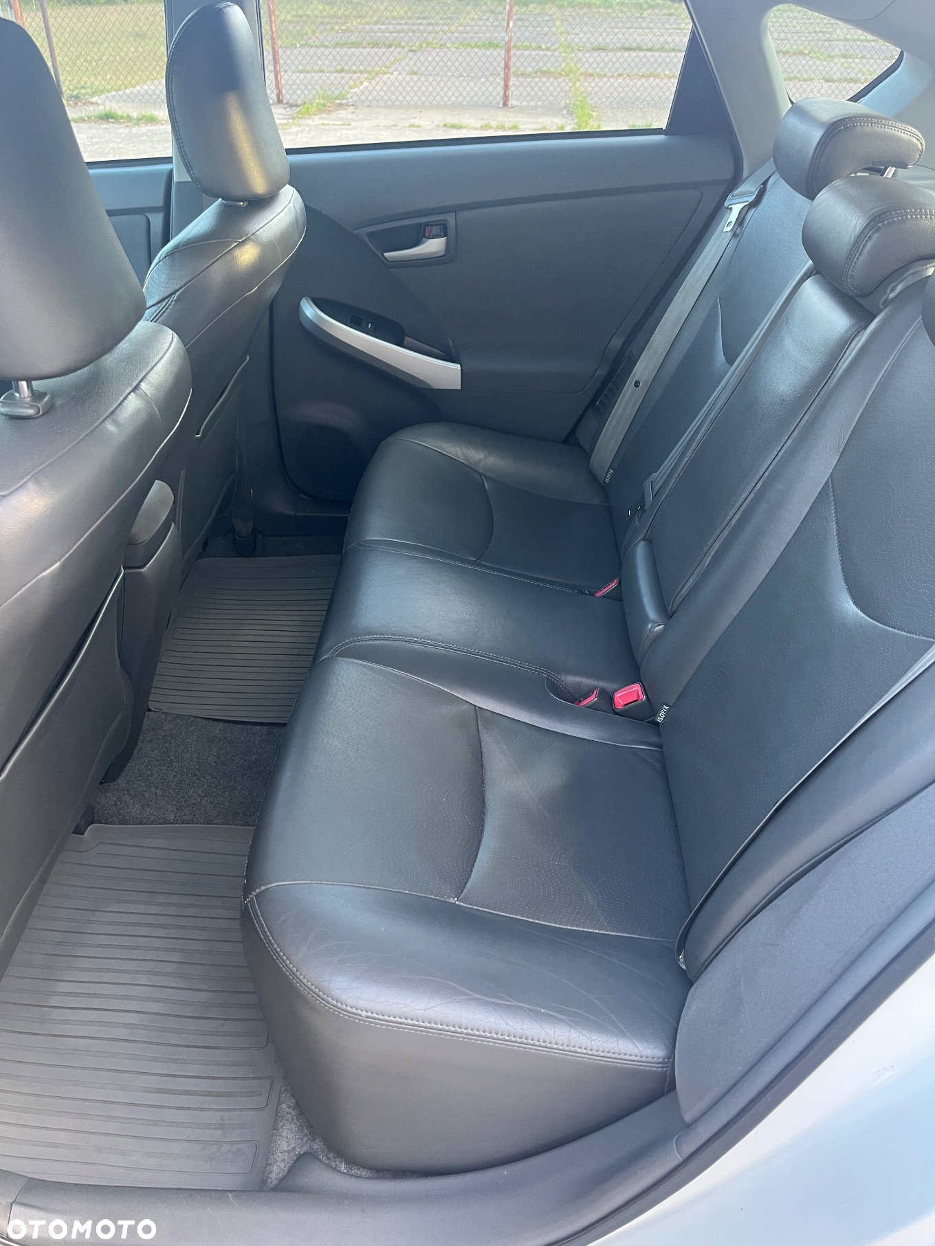Toyota Prius 1.8 HSD Premium - 14