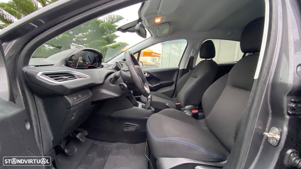 Peugeot 208 1.2 PureTech Signature - 20