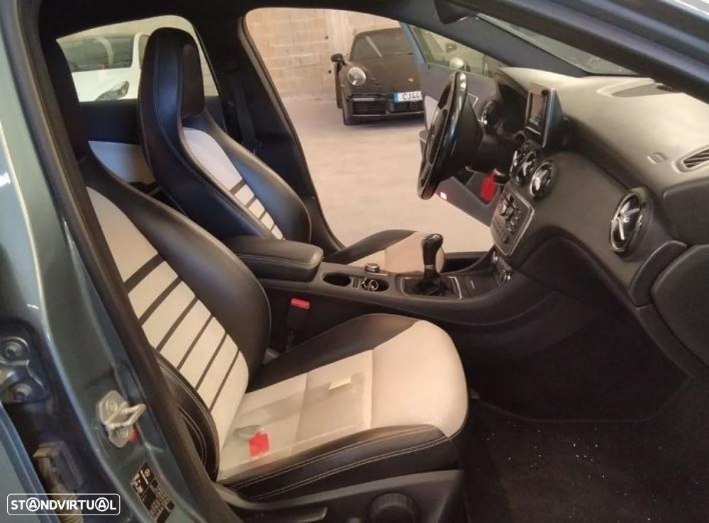 Mercedes-Benz A 180 - 4