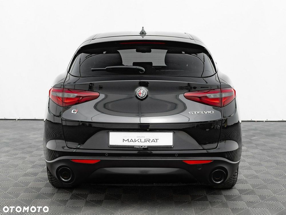 Alfa Romeo Stelvio 2.0 Turbo Sprint Q4 - 11
