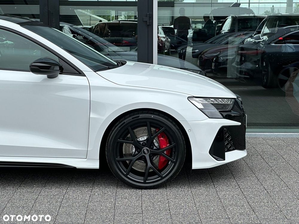 Audi RS3 Limousine - 5