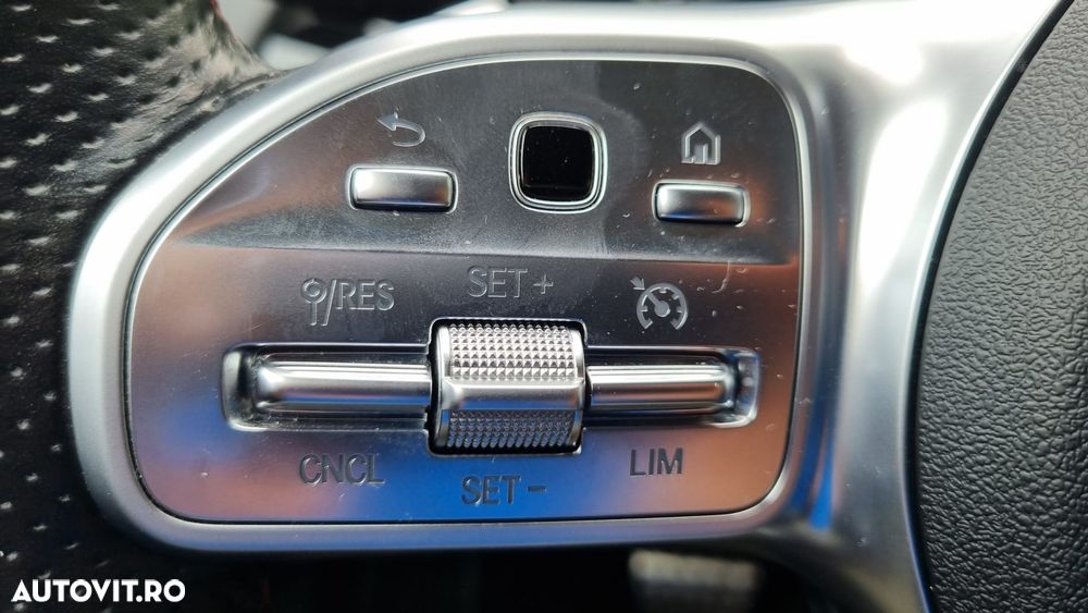Mercedes-Benz GLA - 14
