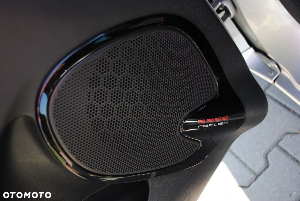 Renault Clio 1.2 16V 75 LIMITED - 19