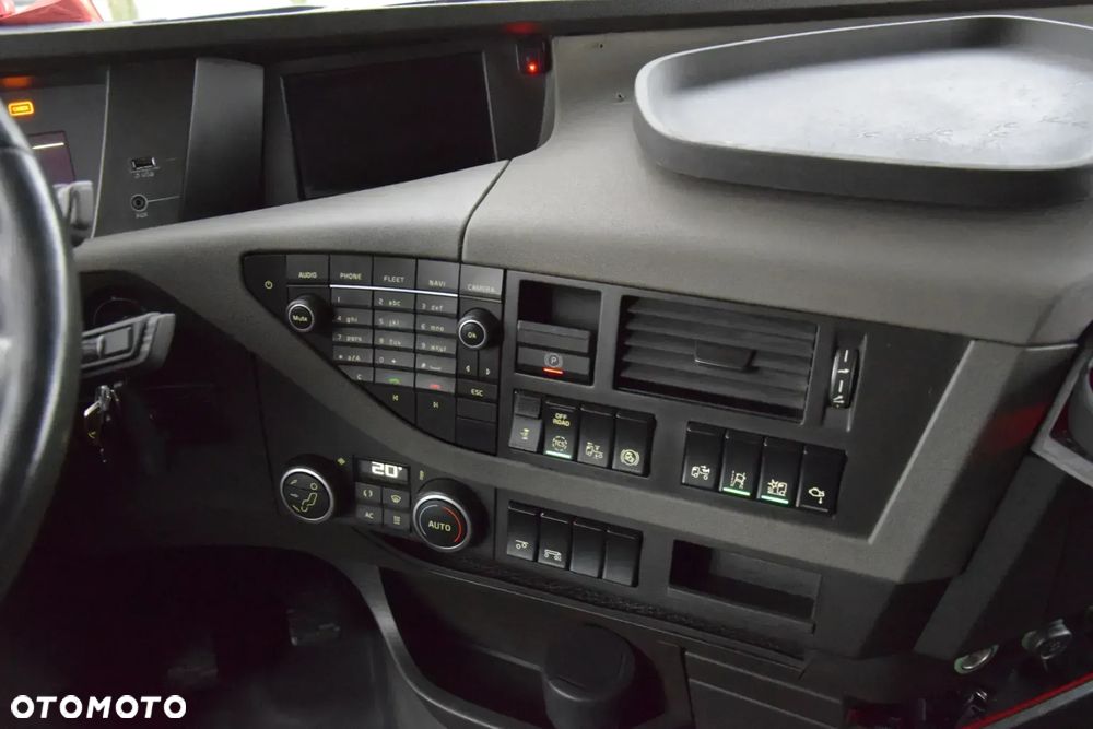 Volvo FH500 / NISKA KABINA / HYDRAULIKA / EURO 6 / ACC / LEDY / ALUFELGI / SERWISOWANY / SPROWADZONY - 29