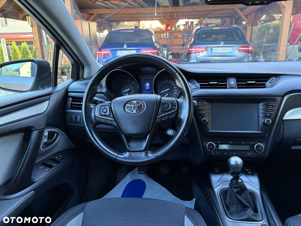 Toyota Avensis - 18