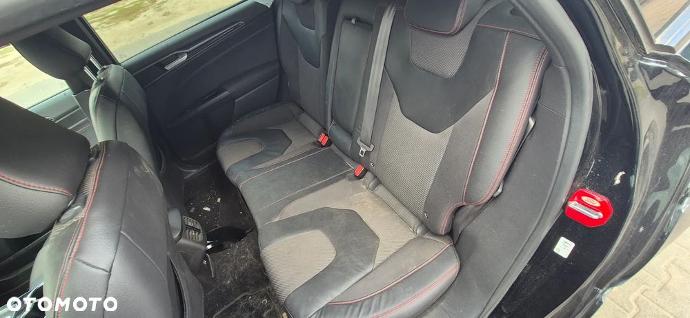 Ford Mondeo 1.5 EcoBoost ST-Line X - 33