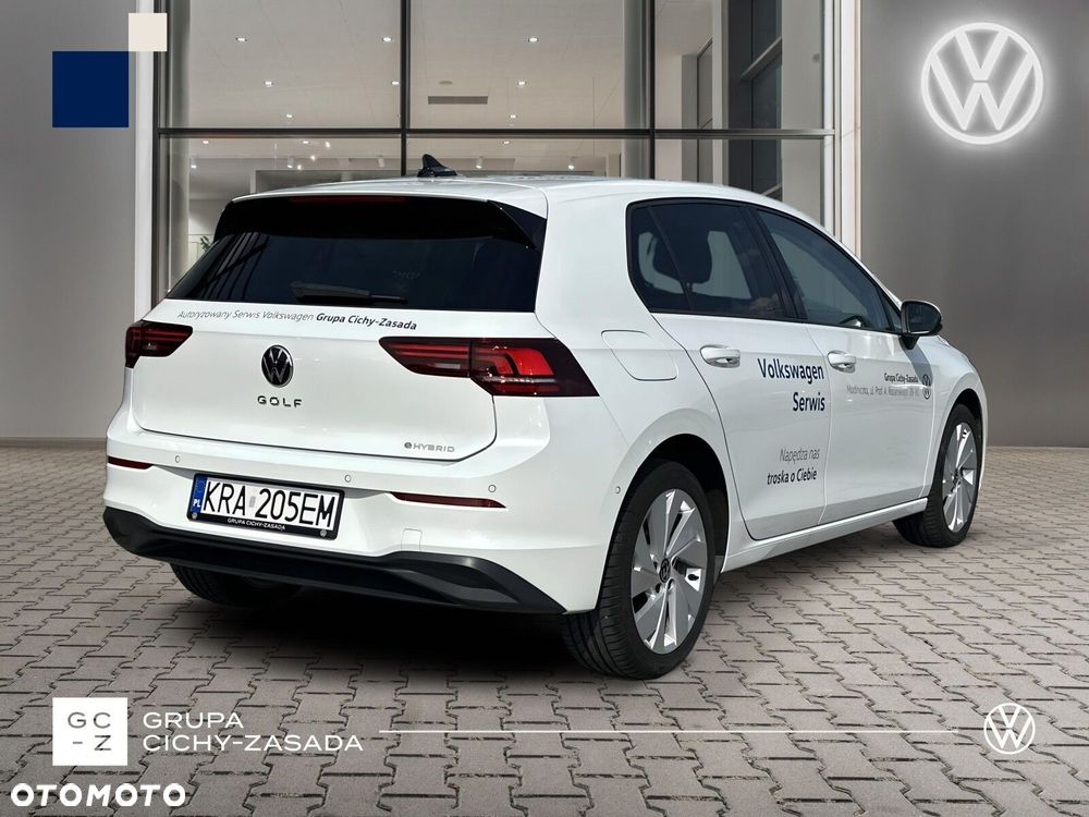 Volkswagen Golf - 6