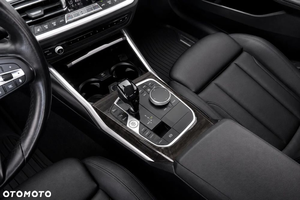 BMW Seria 3 330i - 11