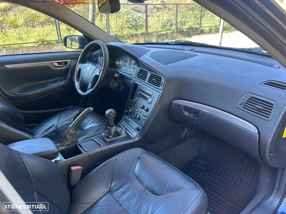 Volvo V70 2.0 T Nivel 3 - 13