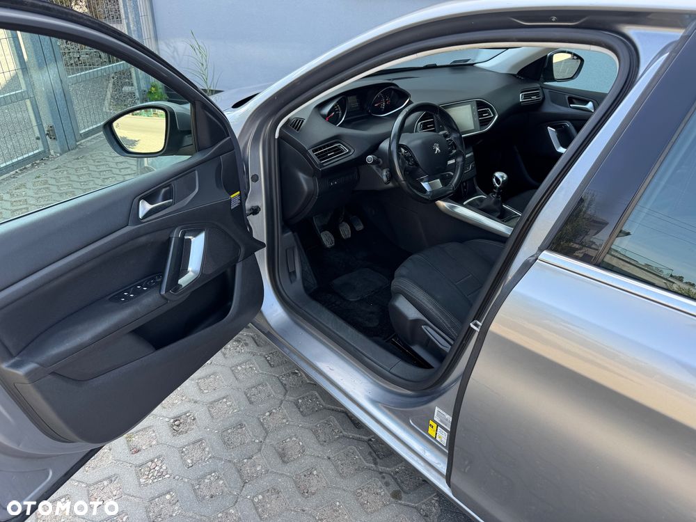 Peugeot 308 1.6 e-HDi Active S&S - 17