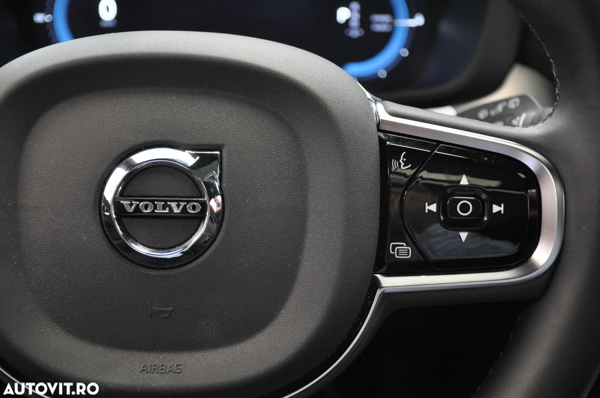 Volvo XC 60 T6 AWD Plug-in Hybrid Plus Bright - 28
