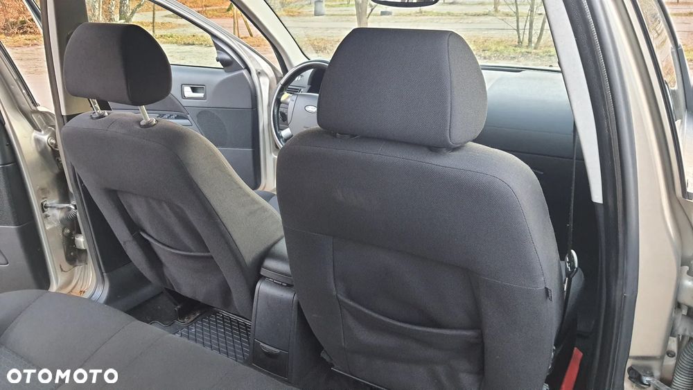 Ford Mondeo 2.0 Trend - 36