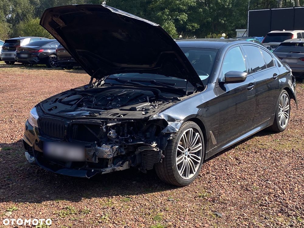 BMW Seria 5 M550i xDrive sport - 10