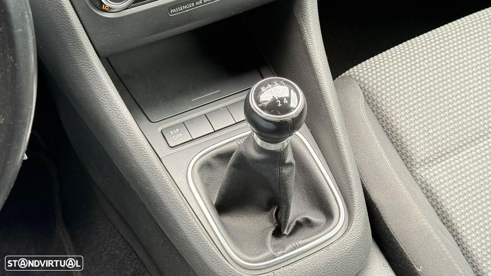 VW Golf 1.6 TDi Confortline - 11