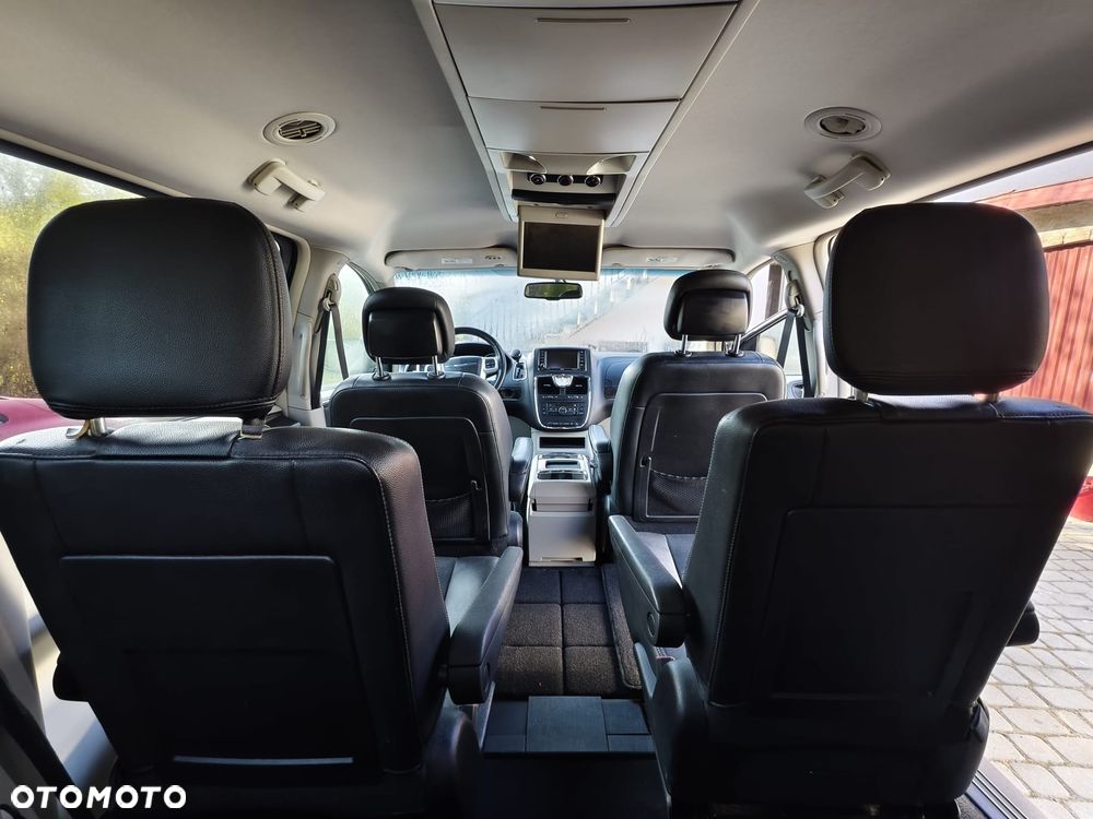 Chrysler Town & Country ver-3-6-touring - 32