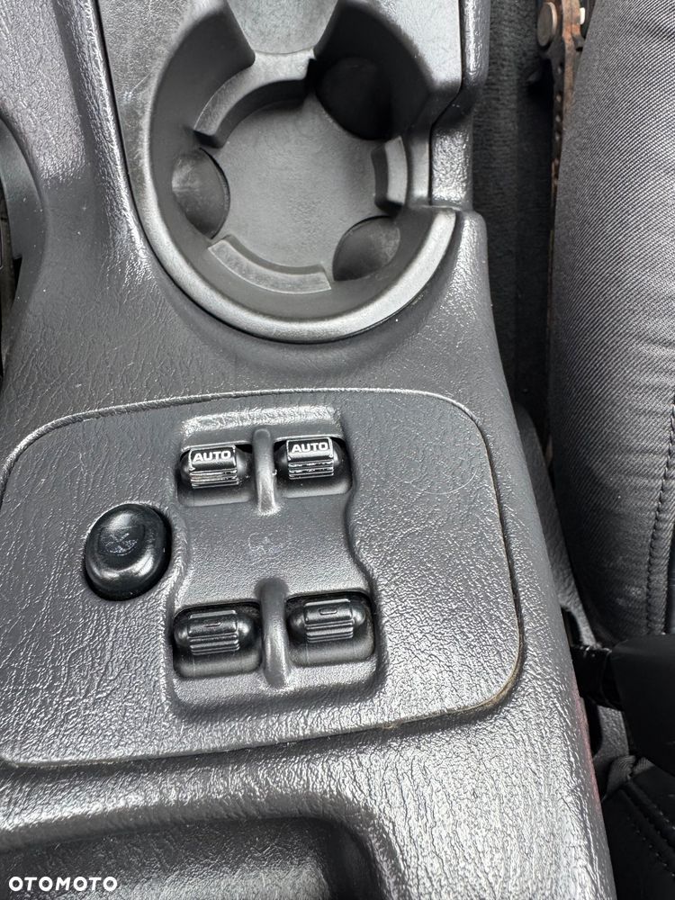 Jeep Cherokee - 13