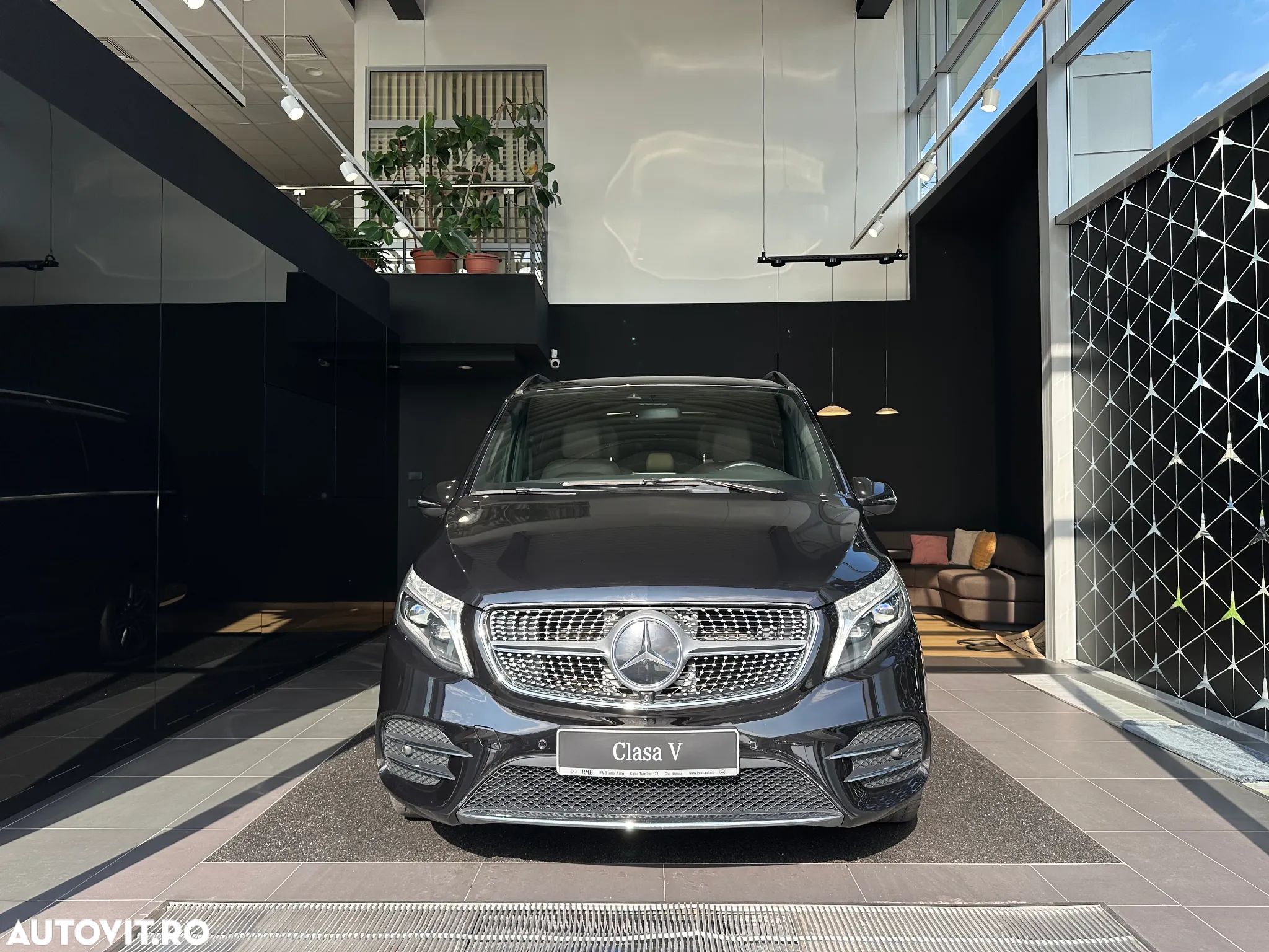 Mercedes-Benz V 300 d lang 4Matic 9G-TRONIC Exclusive Edition - 1