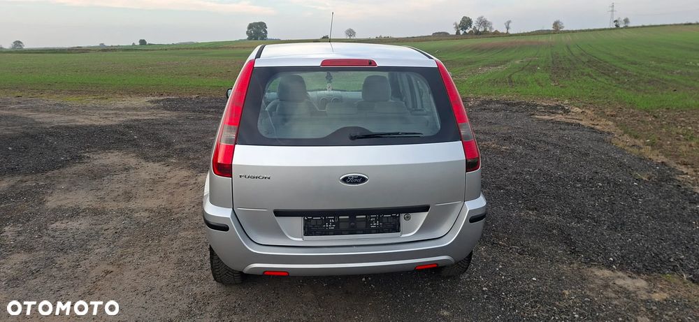 Ford Fusion 2004 photo 5